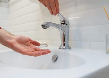 Vezi localitățile unde se va întrerupe furnizarea apei potabile pentru lucrări de igienizare la bazinul de stocare apă potabilă