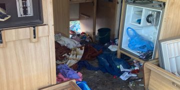 Caz revoltător la Butimanu! Rulota unei Bătrâne a fost vandalizată!