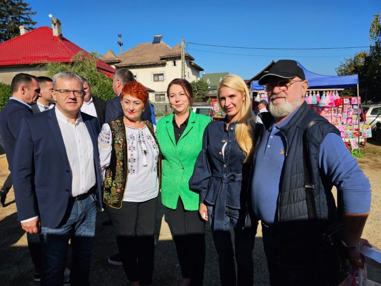 Deputat Carmen Holban: „Am avut plăcerea să particip la Festivalul Plăcintelor din Cândești și la Festivalul Dovleacului din Vulcana Pandele”