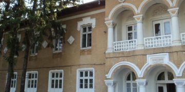 Clădirea fostei Școli de Cavalerie din Târgoviște se închide pentru realizarea lucrărilor de restaurare și reamenajare expozițională