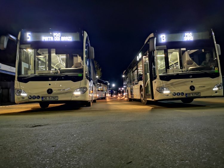 Aproape 4000 de copii care învață în Târgoviște au optat să beneficieze de transport gratuit atunci când folosesc autobuzele operatorului târgoviștean