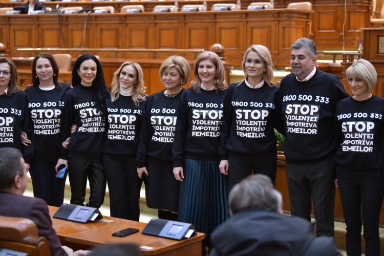 Deputat Carmen Holban: „Astăzi, în Parlament, am ales să purtăm tricouri care transmit un mesaj puternic și clar: STOP VIOLENȚEI ÎMPOTRIVA FEMEILOR!”