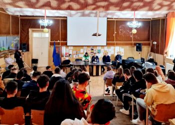 Jandarmeria Dâmbovita si Penitenciarul Gesti, parteneri într-o actiune de prevenire pentru siguranta elevilor