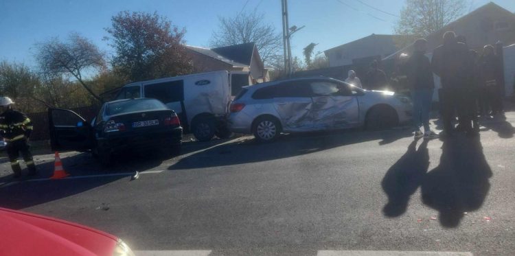 Intervenție în cazul unui eveniment rutier în localitatea Cojasca, pe strada Principală.