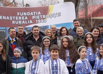 Deputat Carmen Holban: Parcă nimic nu animă atât de frumos sărbătorile de iarnă precum colindele și cântecele transmise cu drag de la o generație la alta!