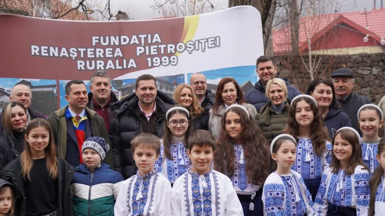 Deputat Carmen Holban: Parcă nimic nu animă atât de frumos sărbătorile de iarnă precum colindele și cântecele transmise cu drag de la o generație la alta!