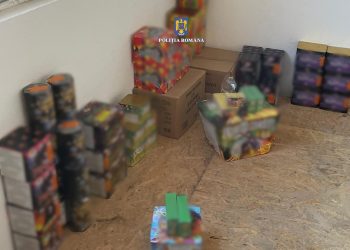 Polițiștii au descoperit și indisponibilizat 150 de kilograme de articole pirotehnice la două persoane din Târgoviște