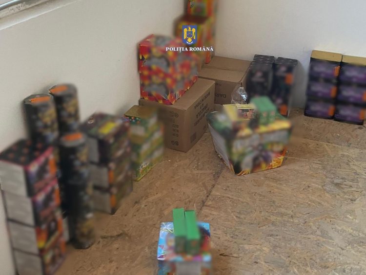 Polițiștii au descoperit și indisponibilizat 150 de kilograme de articole pirotehnice la două persoane din Târgoviște