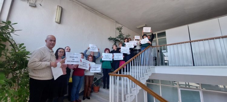 ACȚIUNE DE PROTEST SPONTAN  privind salarizarea discriminatorie a salariaților Direcției Județene de Statistică Dâmbovița