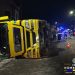 La Moroieni un autocamion s-a răsturnat în afara părții carosabile