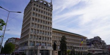 Proiectul de consolidare, reabilitare și modernizare a clădirii în care funcționează Consiliul Județean Dâmbovița și Prefectura județului se află în licitație publică