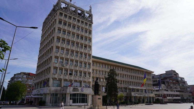 Proiectul de consolidare, reabilitare și modernizare a clădirii în care funcționează Consiliul Județean Dâmbovița și Prefectura județului se află în licitație publică