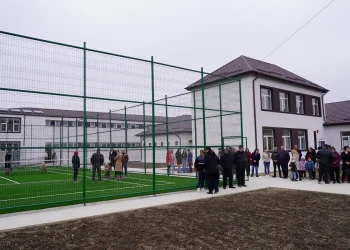 Inaugurare școală de peste 4,3 milioane de euro la Mănești, o investiție vitală pentru viitorul educațional al copiilor