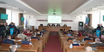 Președintele Consiliului Județean Dâmbovița, Corneliu Ștefan, a găzduit o întâlnire unde a discutat cu primarii dâmbovițeni și Comisarul General Adjunct al Gărzii Naționale de Mediu, Florin Bănică, pe teme de actualitate.