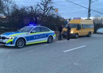 Legalitatea transportului școlar, verificată de polițiștii de la rutieră