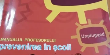 Profesorii din județul Dâmbovița, formați în cadrul proiectului național de prevenire a consumului de droguri „NECENZURAT