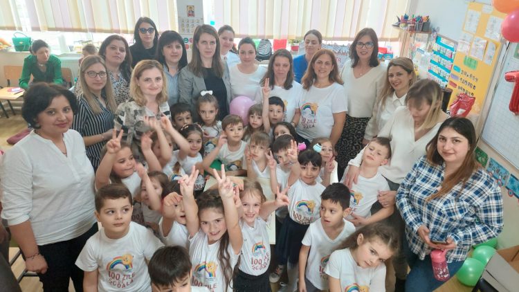 100 DE ZILE MINUNATE DE ȘCOALĂ, 100 DE MOMENTE DE FERICIRE!