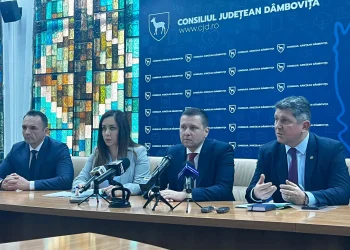 FOTO-Parlamentari irakieni, în vizită la Consiliul Județean Dâmbovița
