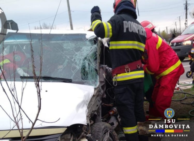 Foto- Accident grav în comuna Butimanu, sat Ungureni
