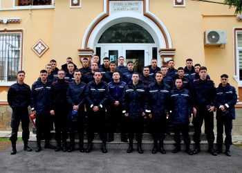 28 de elevi jandarmi în stagiul de practică la Jandarmeria Dâmboviţa