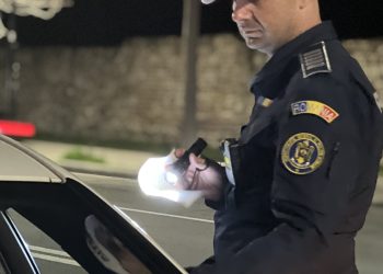 Foto/Video În cursul nopții trecute, polițiștii dâmbovițeni au fost prezenți pe principalele drumuri din județ, precum și în zonele de interes, pentru creșterea gradului de siguranță