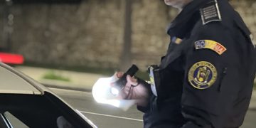 Foto/Video În cursul nopții trecute, polițiștii dâmbovițeni au fost prezenți pe principalele drumuri din județ, precum și în zonele de interes, pentru creșterea gradului de siguranță