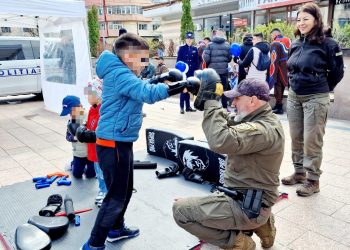 Astăzi, 25 martie, polițiștii din cadrul Inspectoratului de Poliție Județean Dâmbovița au fost în mijlocul comunității pentru a celebra Ziua Poliției Române