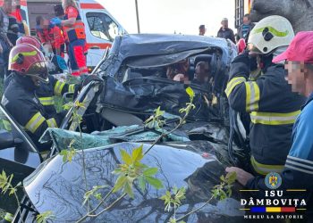 Un tânăr de 26 de ani, din Hăbeni, în timp ce ar fi condus un autoturism, ar fi pierdut controlul asupra direcției de deplasare și s-ar fi izbit de un copac.