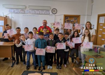Ieri, 22 aprilie, la Școala Gimnazială „Prof. Paul Bănică” din Târgoviște, a avut loc o sesiune esențială de pregătire în acordarea primului ajutor.