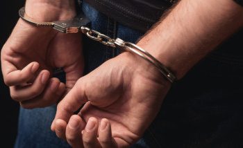 Mandate de executare a unor pedepse privative de libertate, puse în aplicare de polițiști