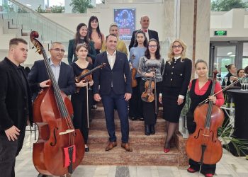 FOTO – Conducerea Primăriei Târgoviște a premiat cuplurile „de aur”