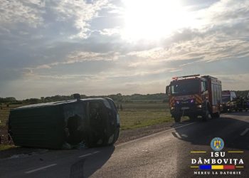 Accident în localitatea Mătăsaru! O autoutilitară a intrat în coliziune cu un autoturism.