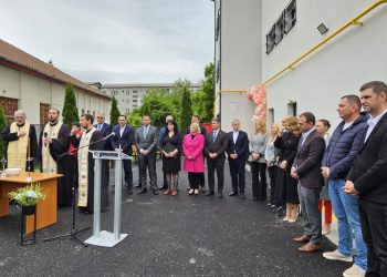 După ample lucrări de reabilitare și modernizare, președintele CJD, Corneliu Ștefan, a anunțat astăzi redeschiderea Școlii Gimnaziale Speciale din municipiul Târgoviște!