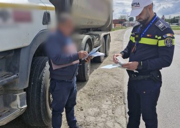 Polițiștii dâmbovițeni au intervenit la 37 de evenimente, au aplicat 270 de sancțiuni contravenționale, au retras 10 certificate de înmatriculare și au reținut 15 permise de conducere