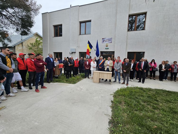 ÎNCĂ O INVESTIȚIE A FOST INAUGURATĂ LA MĂTĂSARU! LA EVENIMENT AU PARTICIPAT ȘI OFICIALITĂȚILE JUDEȚENE!