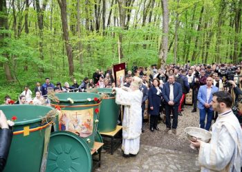 VINERI, 10 MAI, VA FI SĂRBĂTORIT HRAMUL MĂNĂSTIRII NUCET