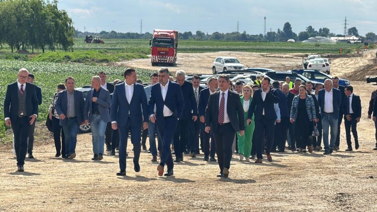 GALERIE FOTO- Vizită a premierul Marcel Ciolacu pe șantierul de extindere la patru benzi a DN7 Bâldana – Titu