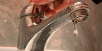 SE ÎNTRERUPE FURNIZAREA APEI LA COMIȘANI