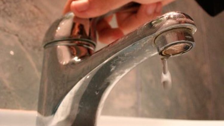 SE ÎNTRERUPE FURNIZAREA APEI LA COMIȘANI