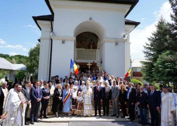 FOTO / A FOST SĂRBĂTORIT HRAMUL MÂNĂSTIRII NUCET DIN ARHIEPISCOPIA TÂRGOVIȘTEI