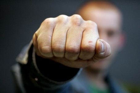 Măsura controlului judiciar pentru 60 de zile, dispusă față de patru persoane