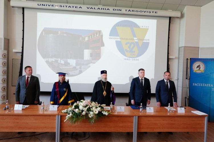 ÎNALTPREASFINȚITUL PĂRINTE MITROPOLIT NIFON A PARTICIPAT LA CEREMONIILE DEDICATE CELOR 32 DE ANI DE LA ÎNFIINȚAREA UNIVERSITĂȚII ”VALAHIA” DIN TÂRGOVIȘTE