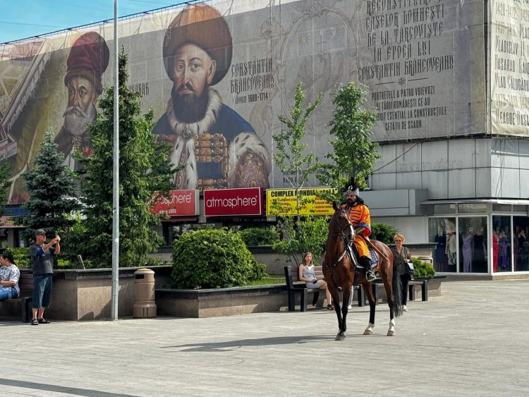 VIDEO/GALERIE FOTO Parada Medievală în cea de-a treia zi a „Zilelor Județului Dâmbovița”