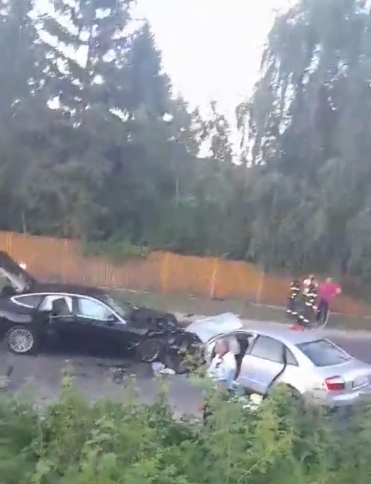 Foto/Video- DN 71 Pucioasa –  coliziune între patru autoturisme.