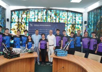 Elevii Colegiului Național „Constantin Carabella” pleacă în SUA pentru competiții internaționale de robotică cu sprijinul Consiliului Județean Dâmbovița!