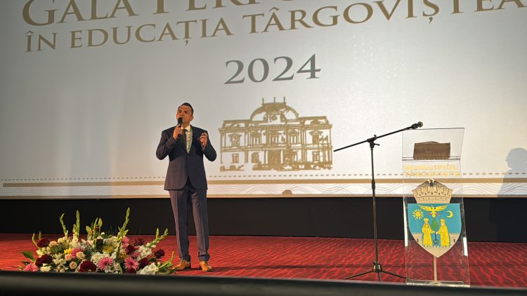 GALERIE FOTO – GALA PERFORMANȚEI ÎN EDUCAȚIA TÂRGOVIȘTEANĂ!