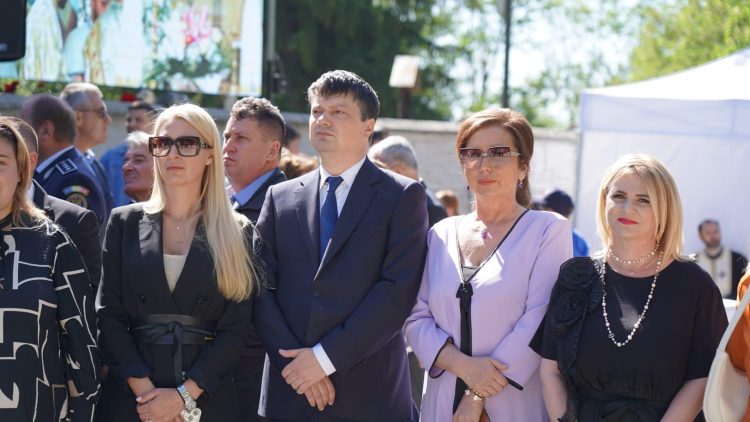 Carmen Holban- Deputat PSD Dâmbovița-“ Zi cu însemnătate specială, astăzi, în satul Gura Vulcanei, comuna Vulcana Pandele.”