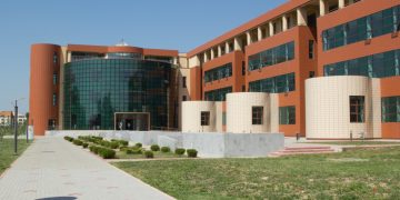 Universitatea „Valahia” din Târgoviște: Înscrieri Deschise la Programele de Licență și Master în Drept și Științe Administrative Până pe 24 Iulie