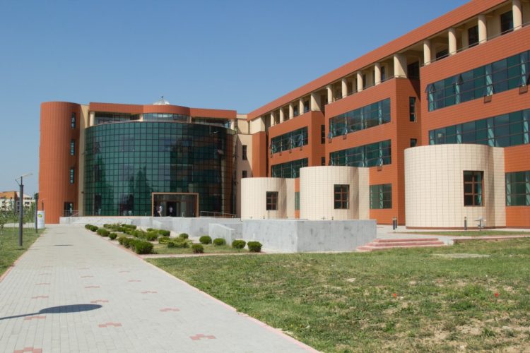 Universitatea „Valahia” din Târgoviște: Înscrieri Deschise la Programele de Licență și Master în Drept și Științe Administrative Până pe 24 Iulie
