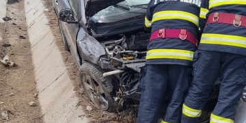 Accident Rutier în Comișani: Intervenție Rapidă a Pompierilor și Echipajelor Medicale